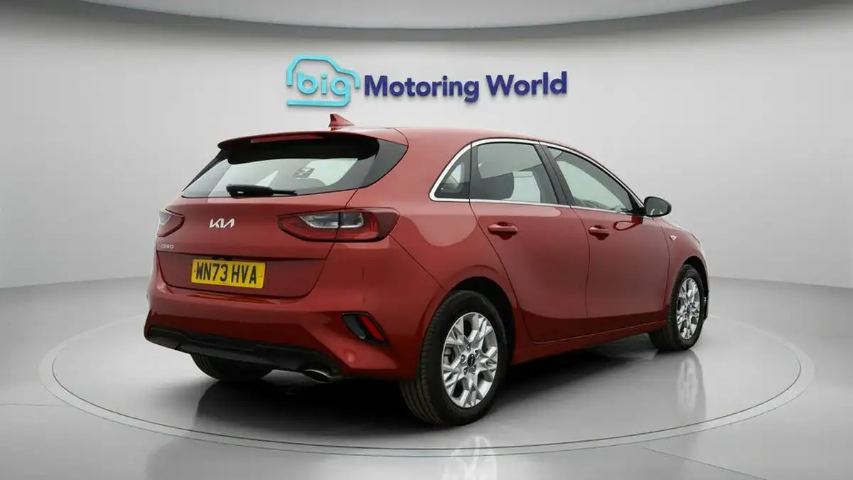 2023-kia-ceed-15-t-gdi-2-158bhp-hatchback-big-6