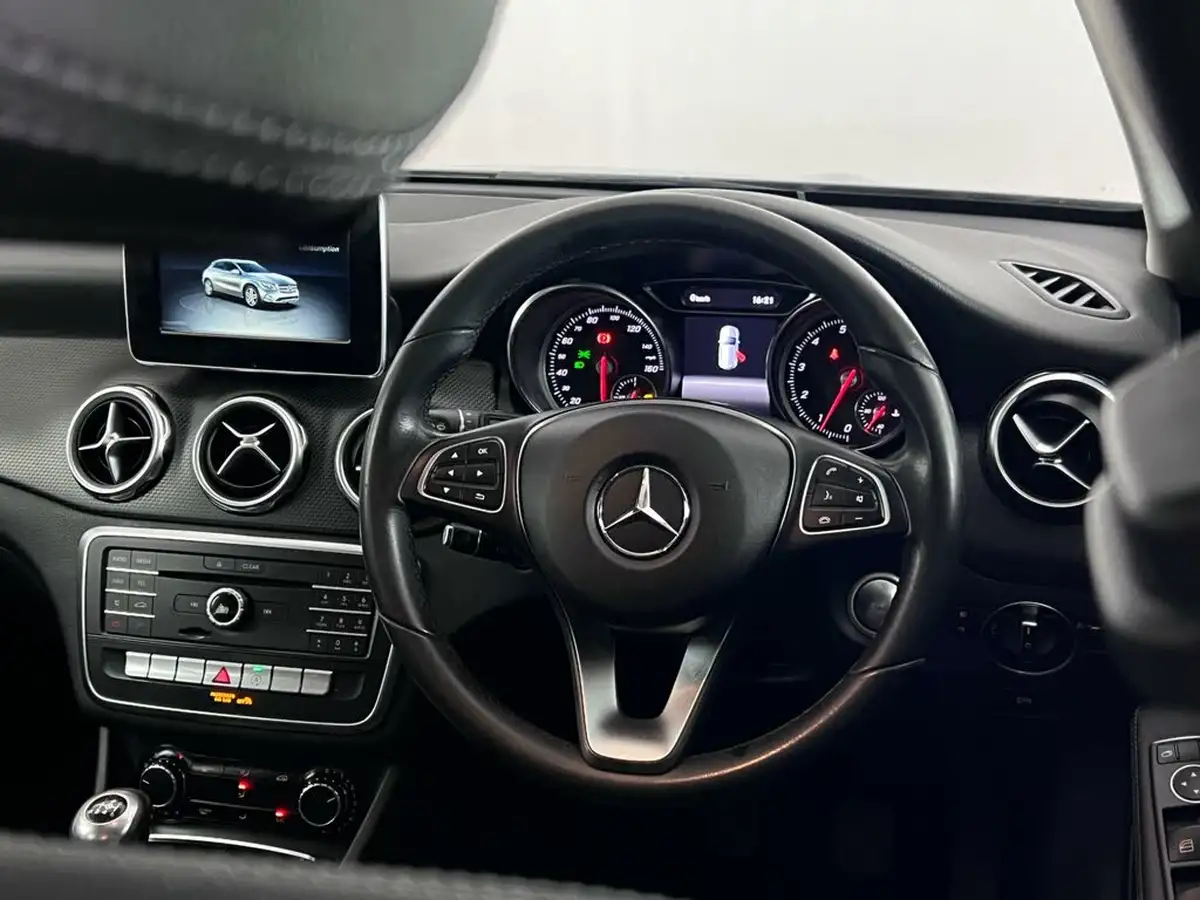 2018-mercedes-benz-gla-class-16-gla-200-se-154bhp-big-22