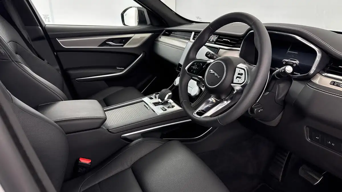 2024-jaguar-f-pace-20-d200-r-dynamic-se-black-90th-anniversary-edition-big-9