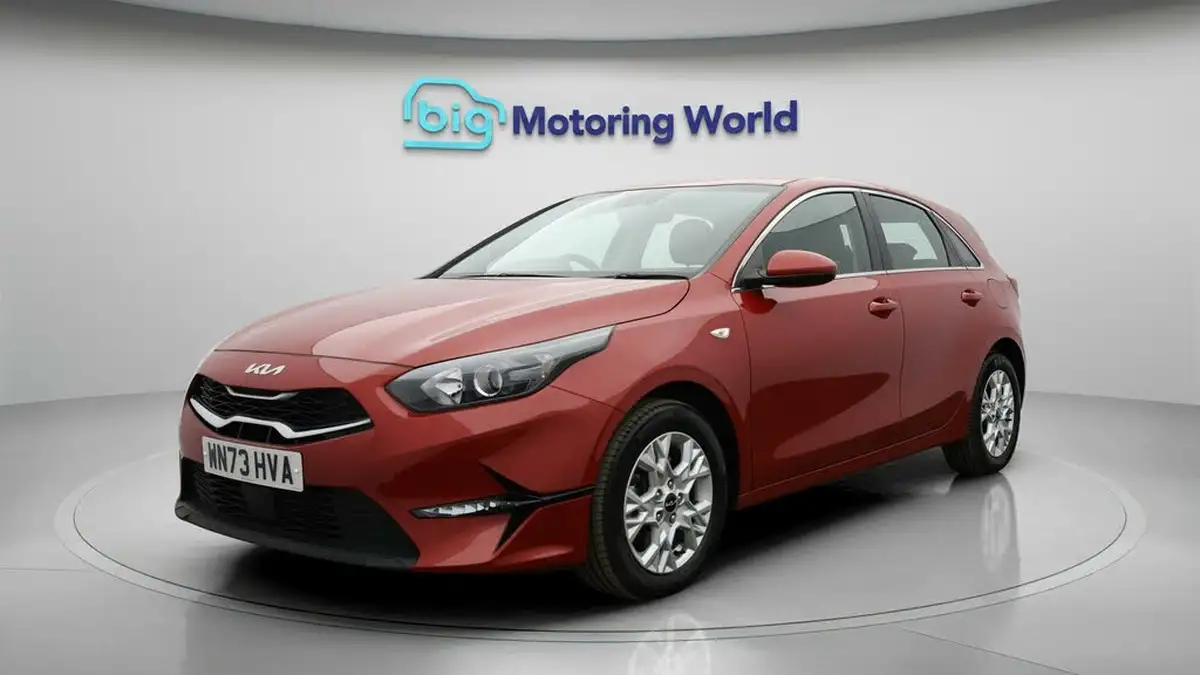 2023-kia-ceed-15-t-gdi-2-158bhp-hatchback-big-2