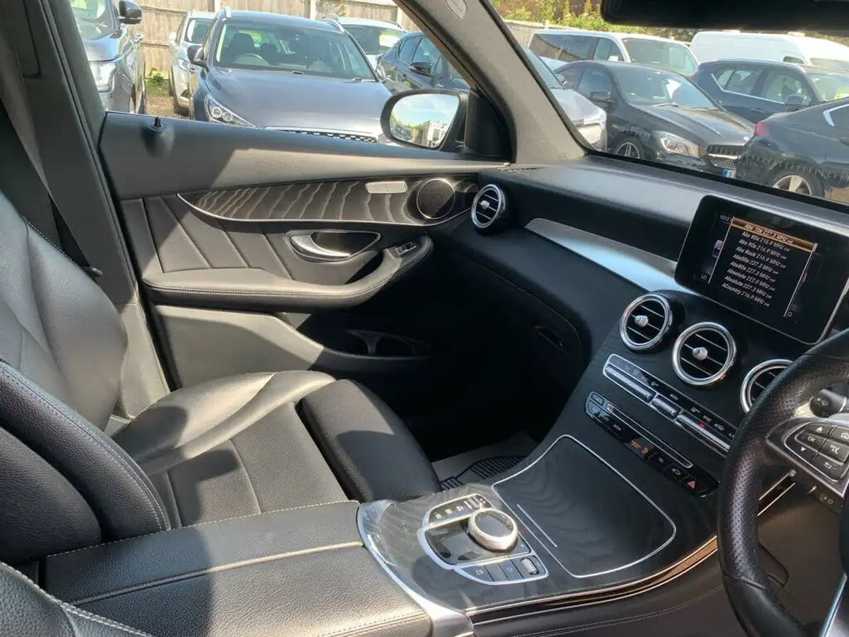 2017-mercedes-benz-glc-class-21d-glc250d-amg-line-ss-station-wagon-5d-big-19