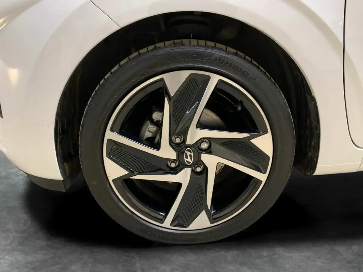 2024-hyundai-i10-10-premium-63ps-auto-big-27