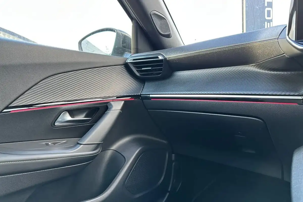 2021-peugeot-2008-suv-e-gt-premium-big-41