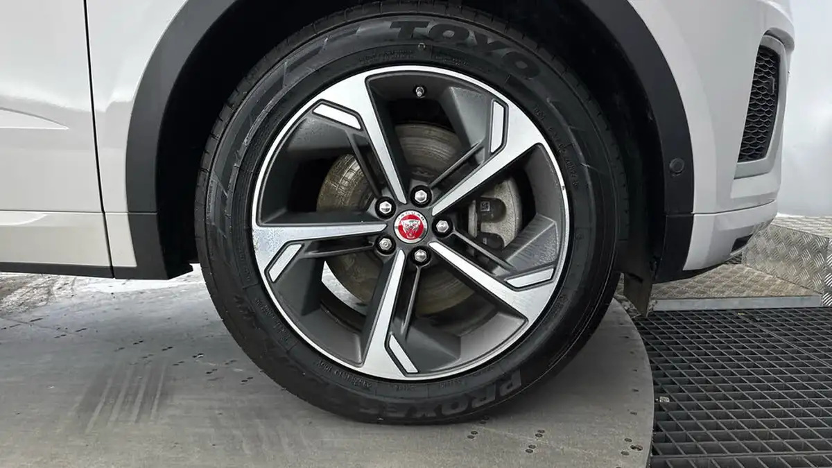 2021-jaguar-e-pace-20-d200-r-dynamic-se-big-26