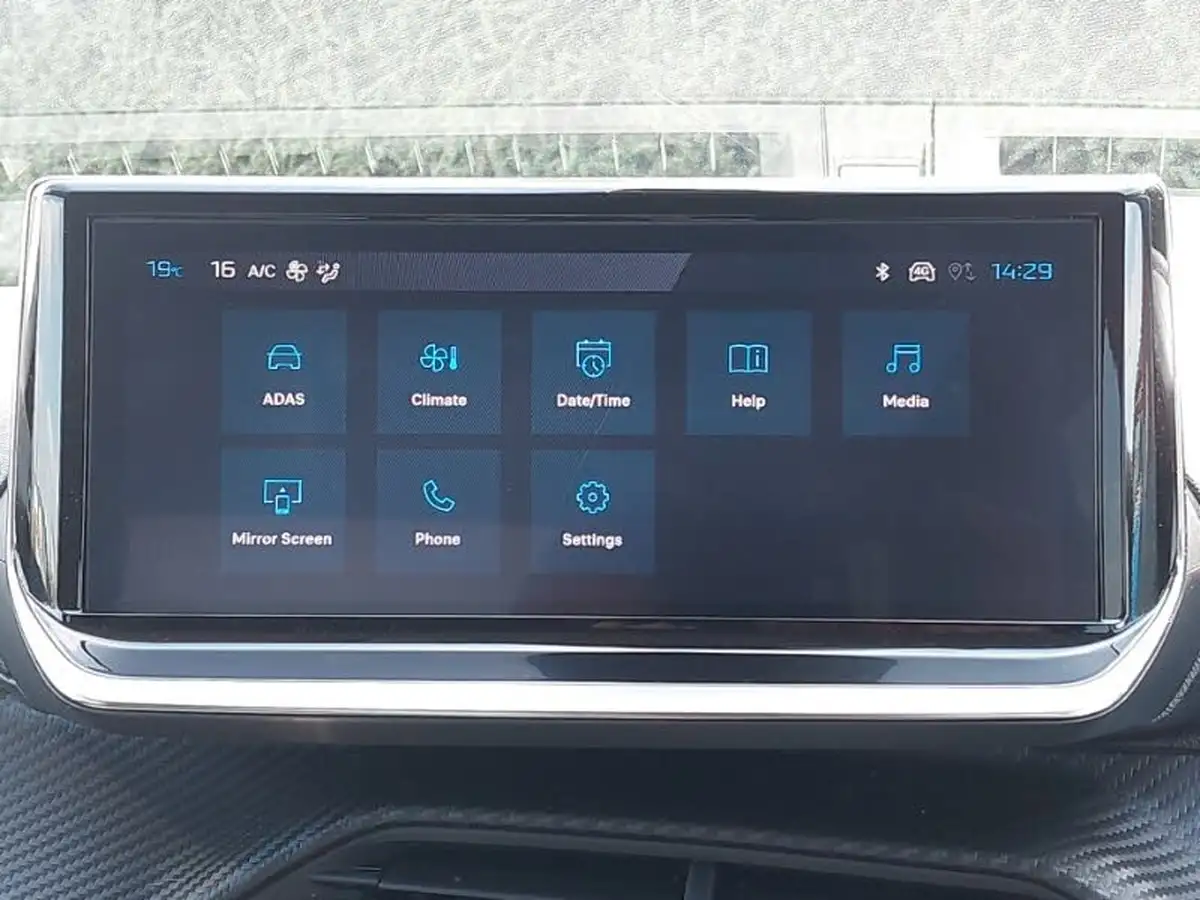 2024-peugeot-208-12-puretech-allure-big-11
