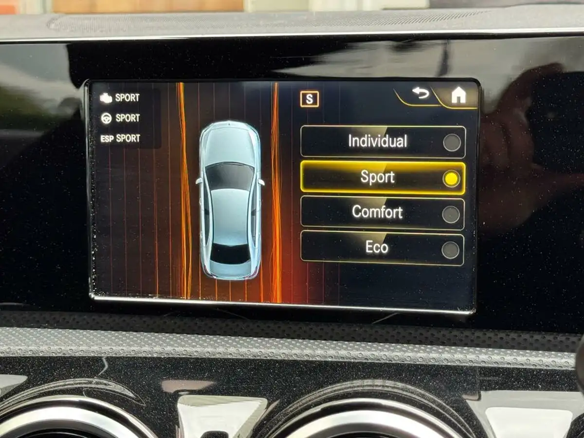 2019-mercedes-benz-a-class-15d-a180d-amg-line-saloon-4d-7g-dct-big-23