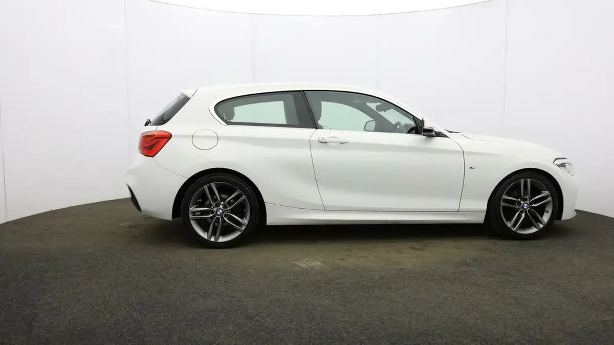 2018-bmw-1-series-15-118i-m-sport-3d-big-50