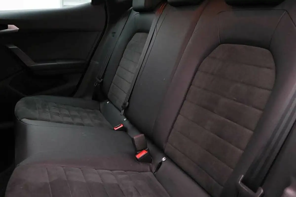 2022-seat-arona-15-tsi-fr-sport-big-6