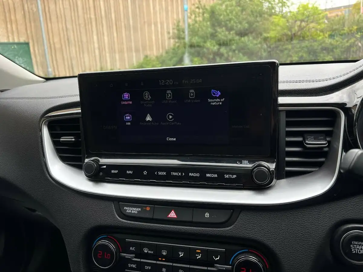 2022-kia-xceed-15-t-gdi-4-big-40