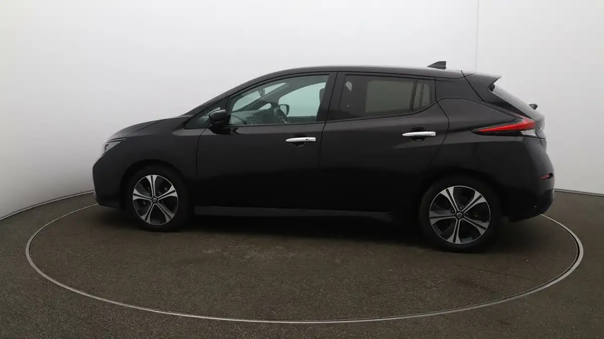2021-nissan-leaf-e-tekna-big-51