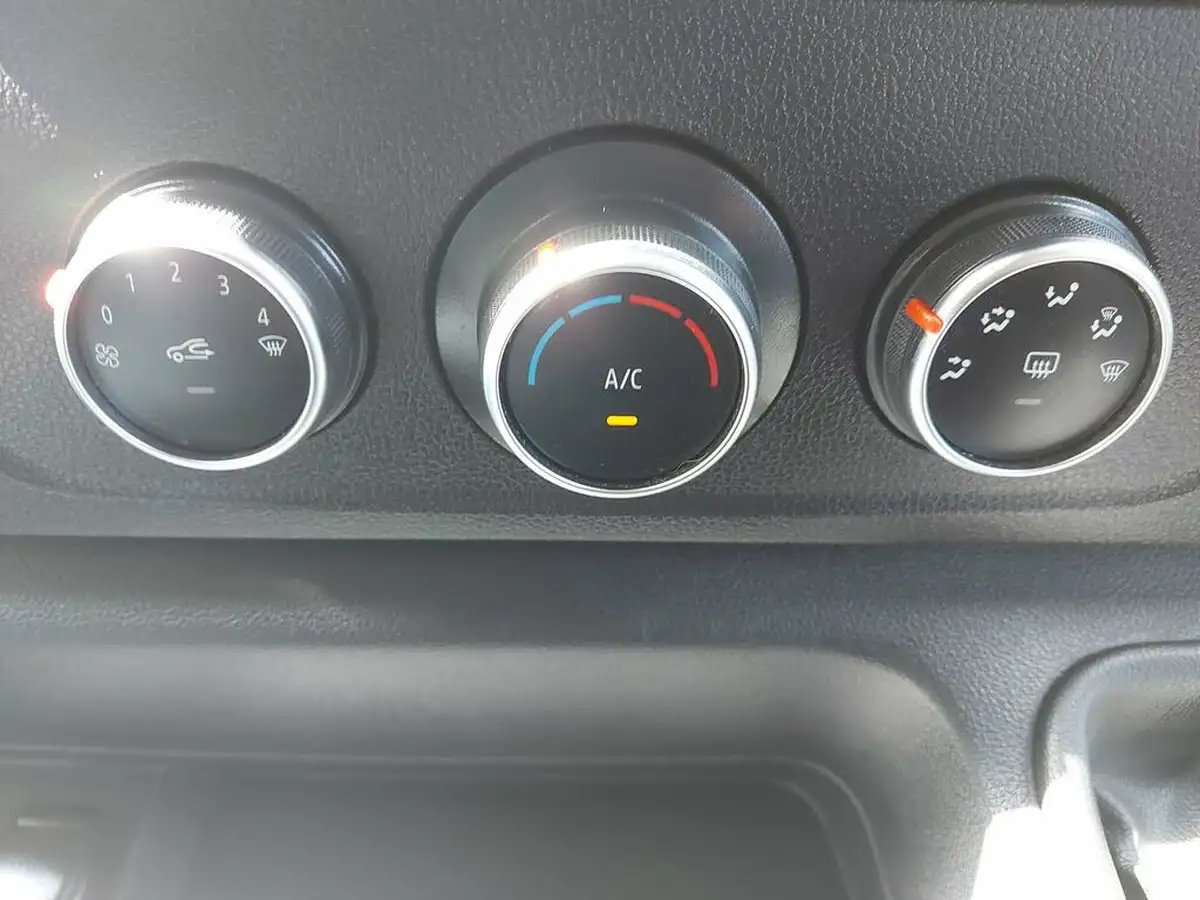 2023-renault-master-23dci-mm35-135-business-big-17