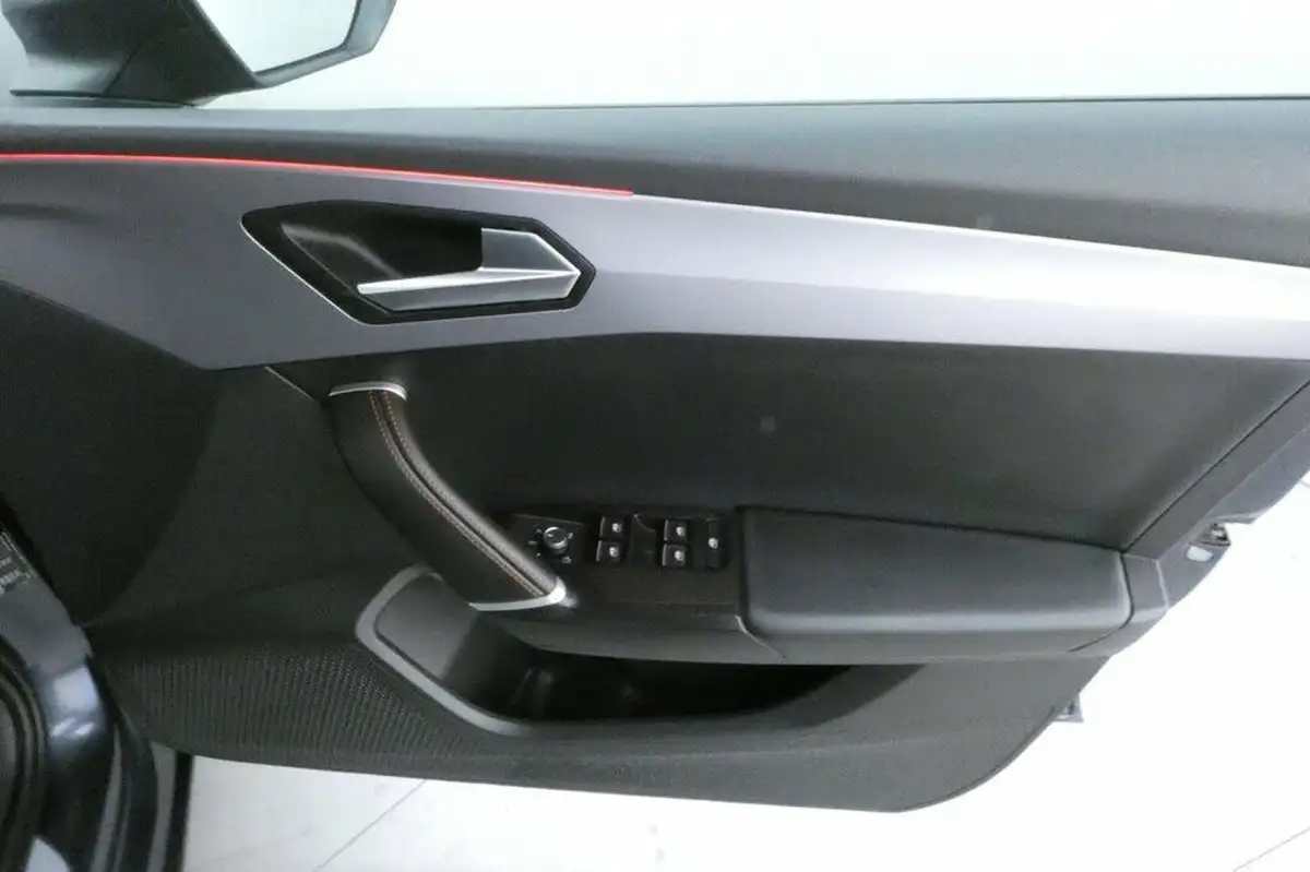 2022-seat-leon-big-21