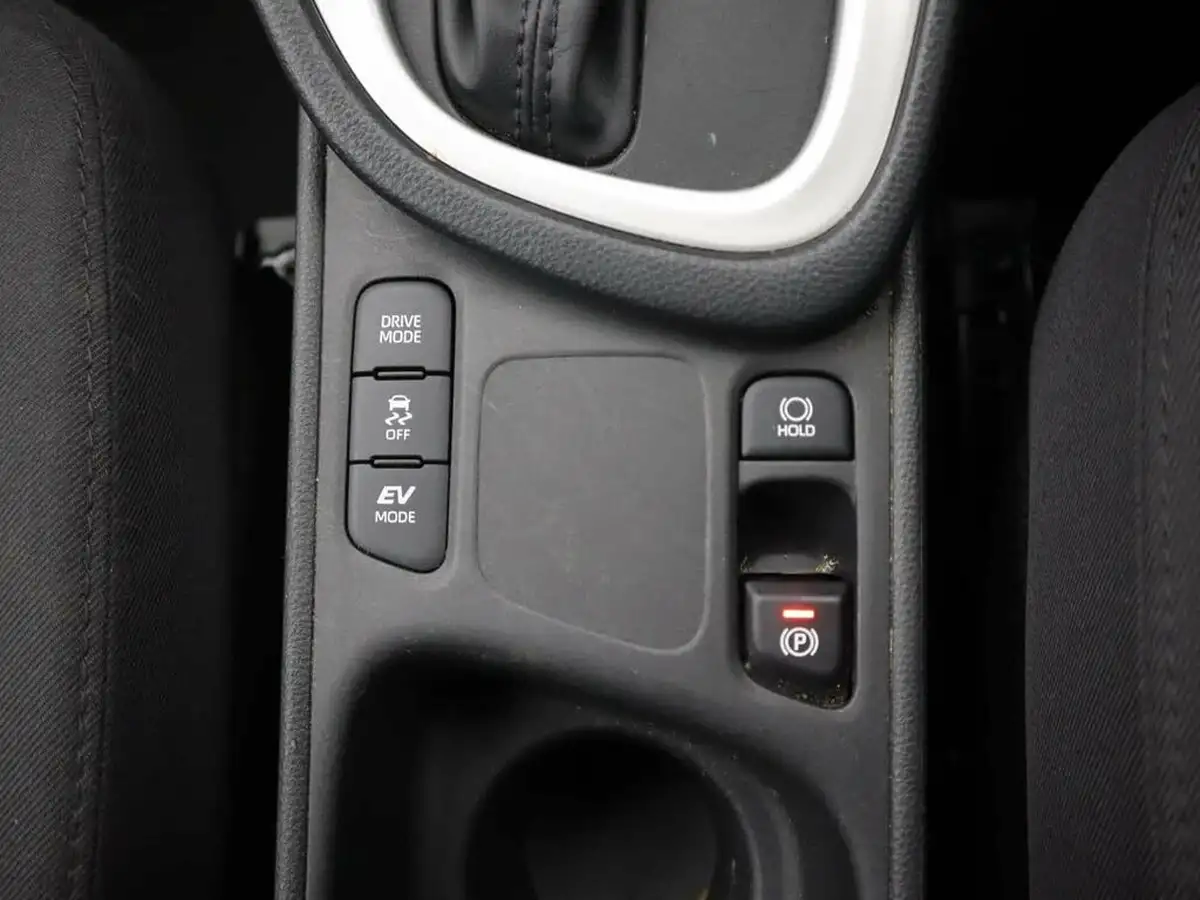 2024-toyota-yaris-15-vvt-i-icon-big-18