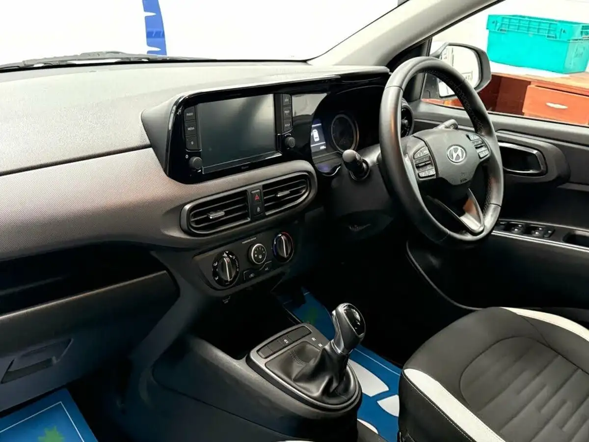 2020-hyundai-i10-12-se-connect-auto-big-3
