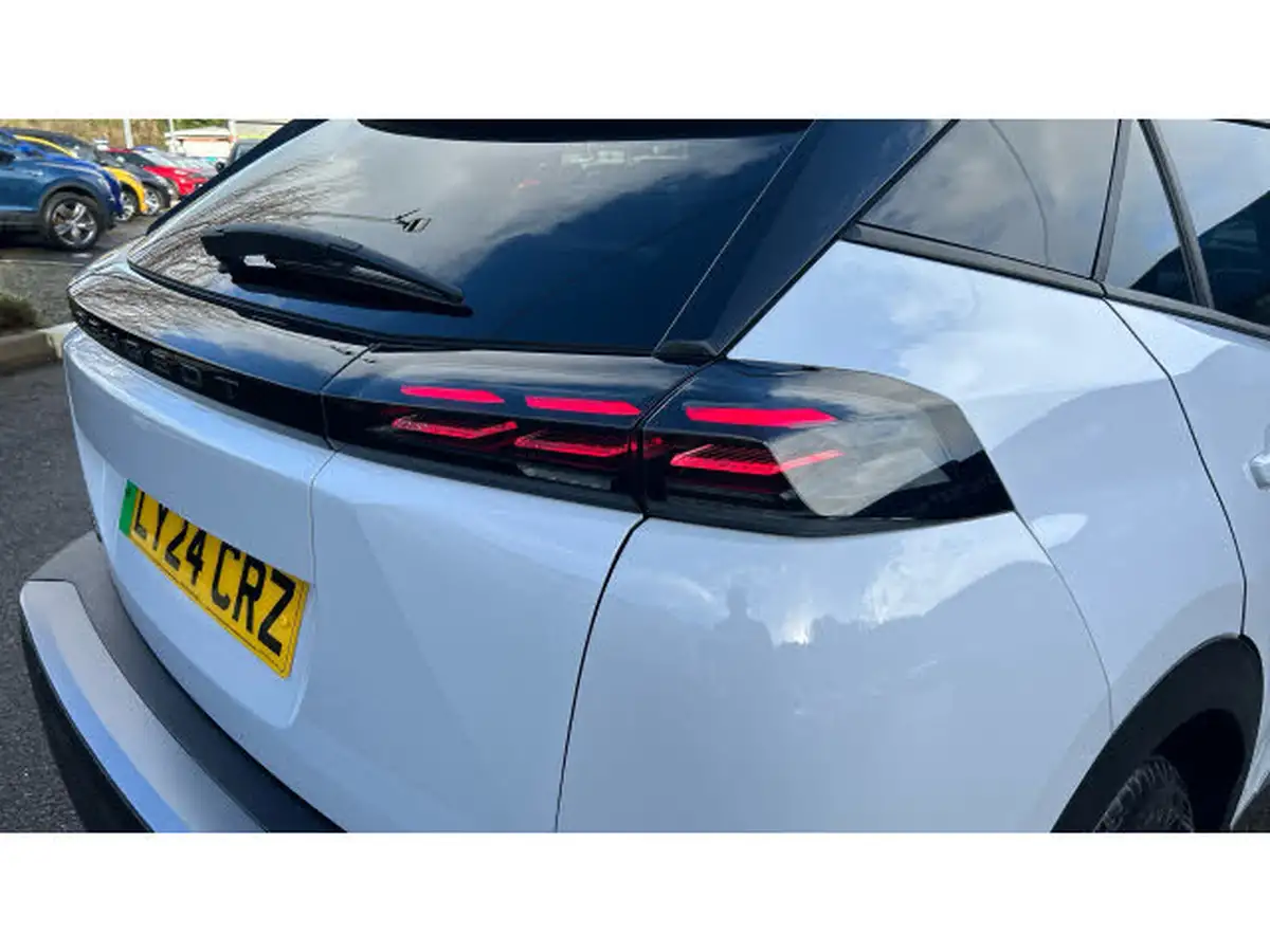 2024-peugeot-2008-suv-e-allure-136ps-50kwh-big-31