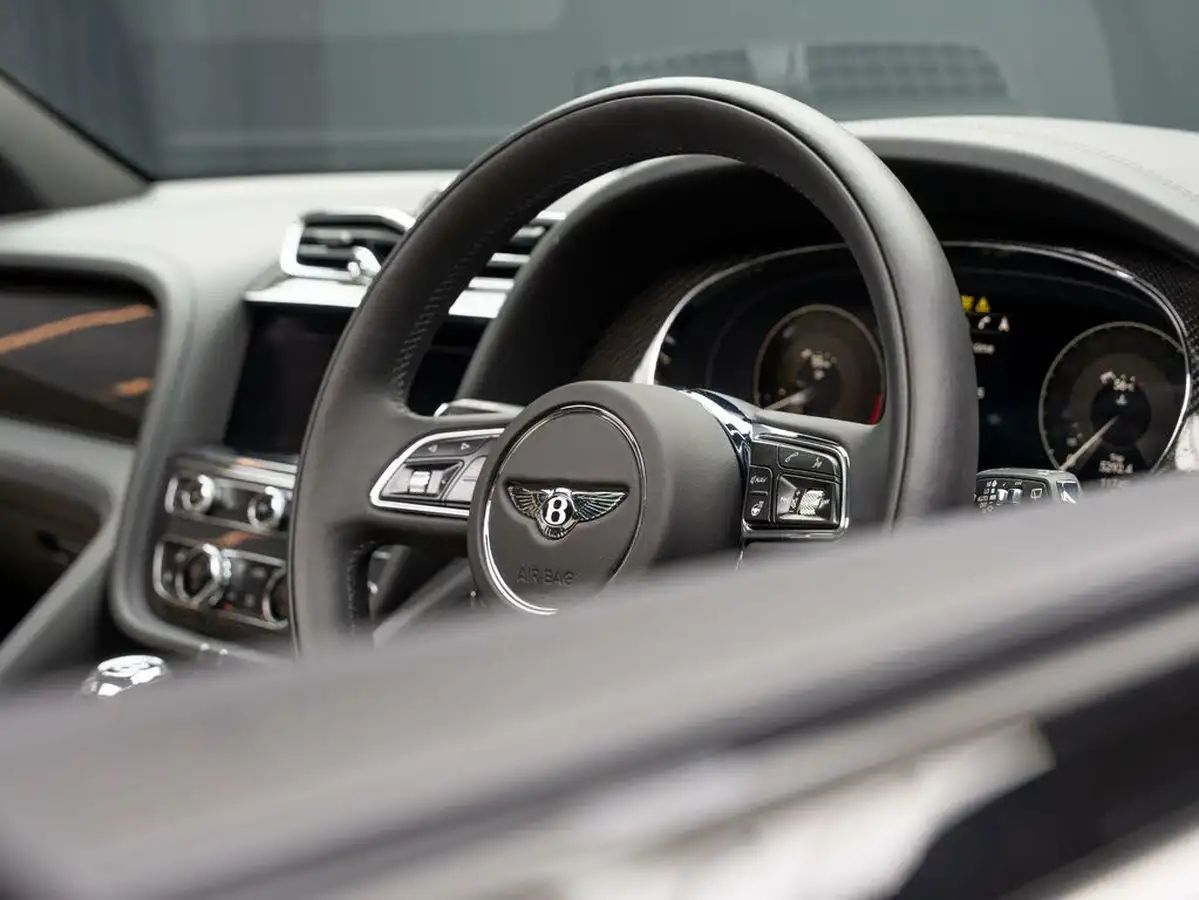 2022-bentley-bentayga-40-v8-s-big-35
