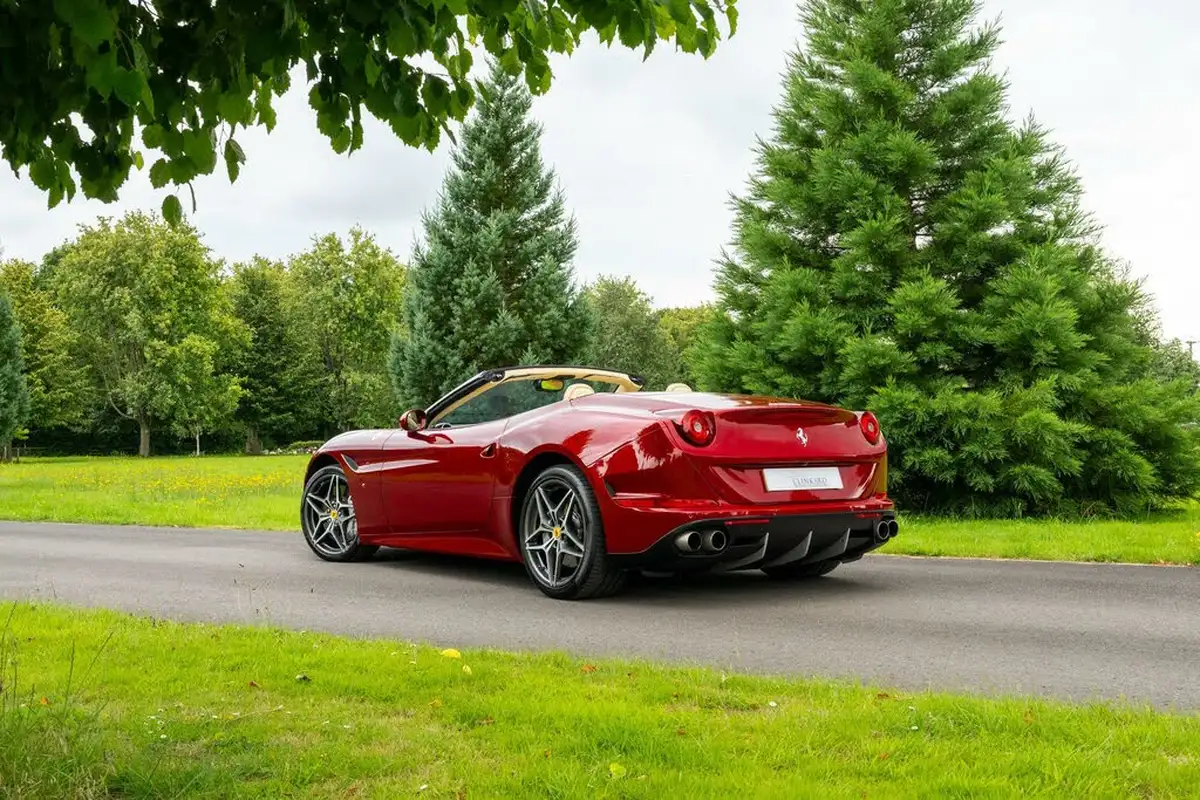 2015-ferrari-california-39-t-big-15