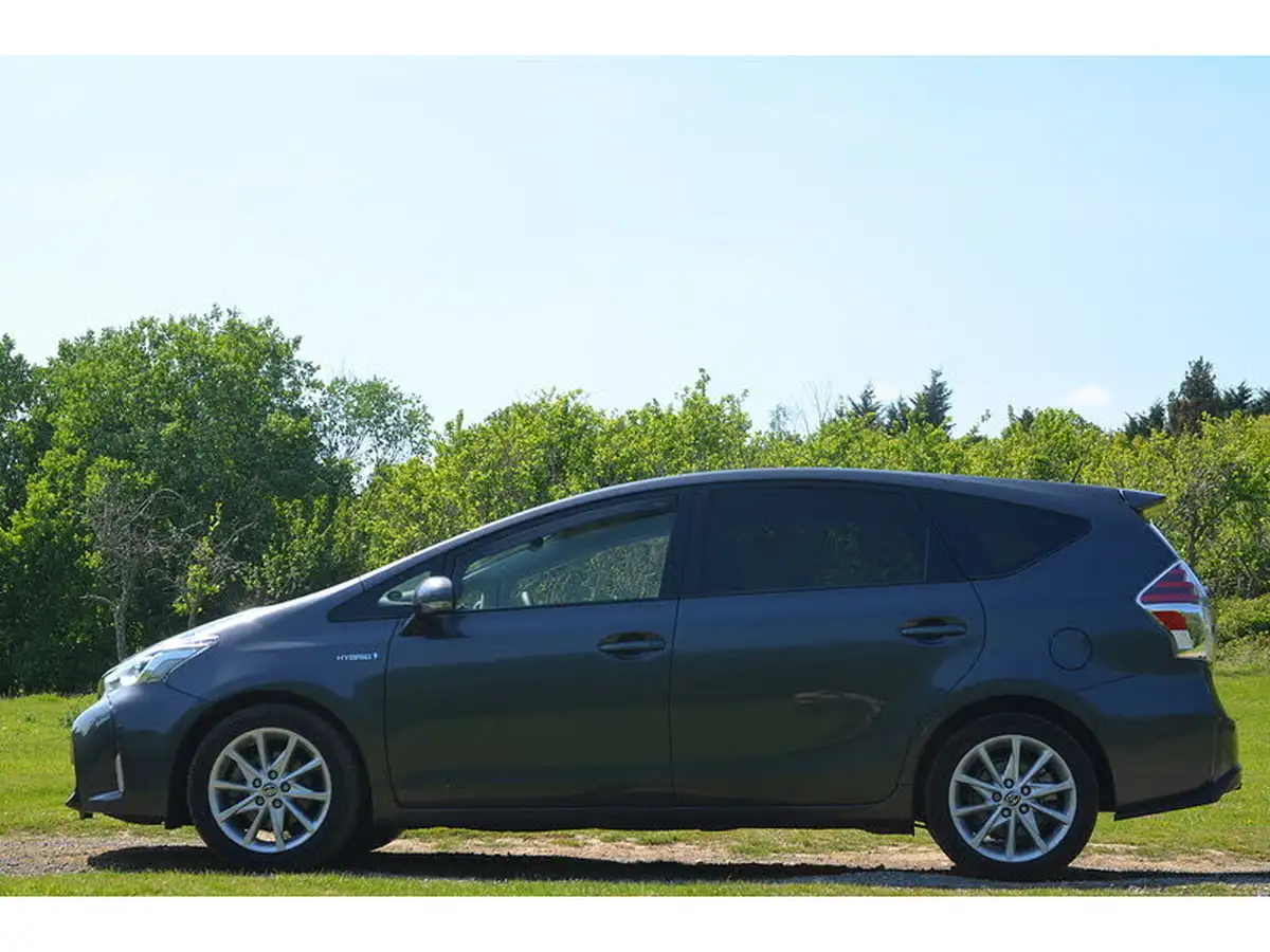 2019-toyota-prius-18-vvt-i-excel-big-6