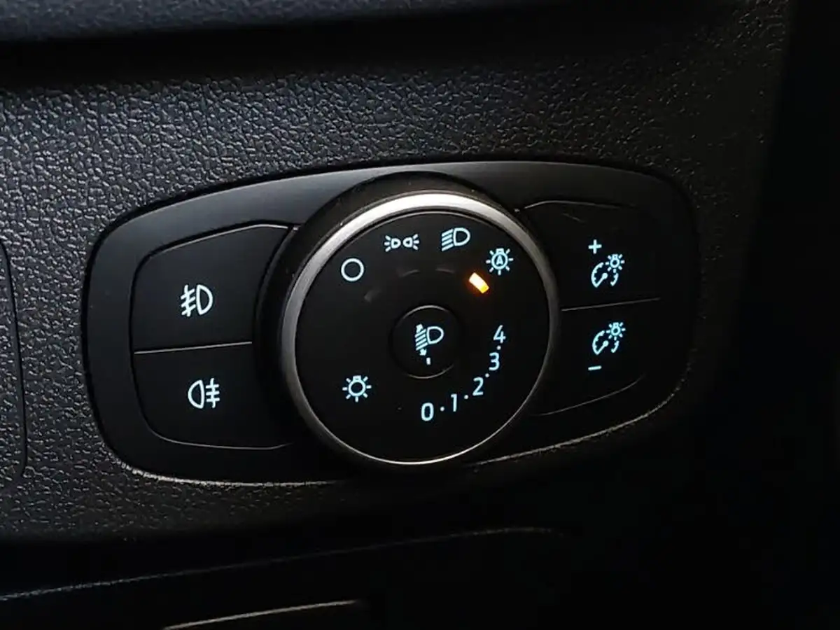 2020-ford-focus-10t-st-line-x-hatchback-big-16