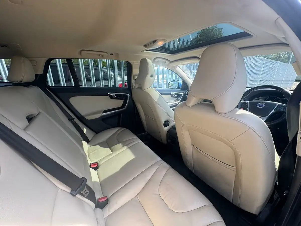 2014-volvo-v60-24td-d6-hybrid-big-9