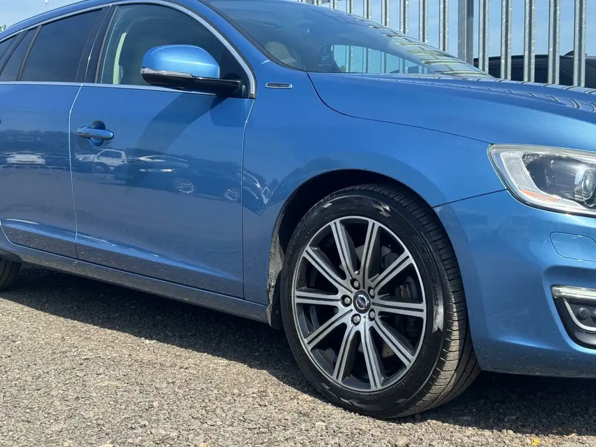 2014-volvo-v60-24td-d6-hybrid-big-57