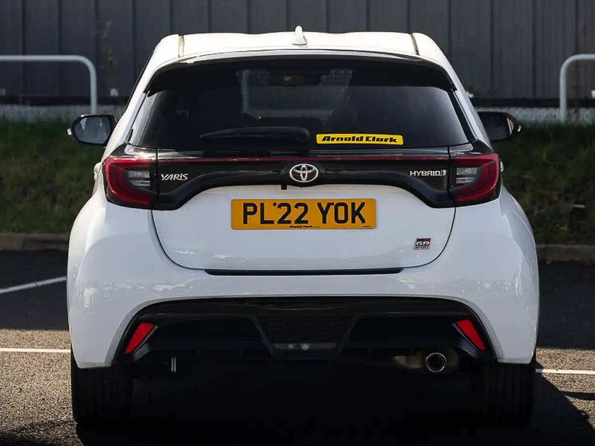 2022-toyota-yaris-15-vvt-i-gr-sport-big-11