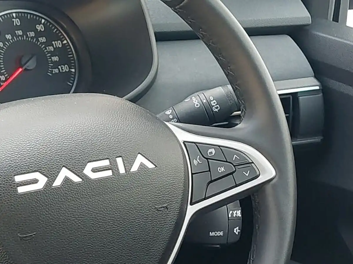 2023-dacia-sandero-stepway-10-tce-essential-90bhp-big-9