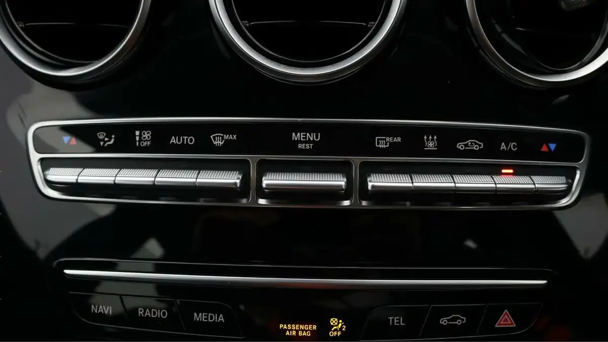 2021-mercedes-benz-c-class-20d-c300de-sport-edition-saloon-4d-big-11