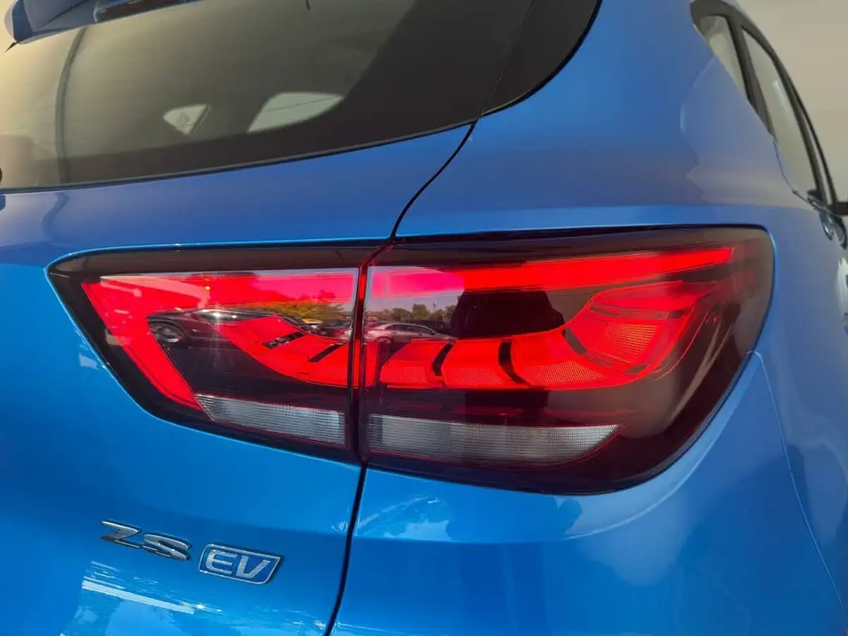 2022-mg-zs-suv-e-trophy-ev-176ps-big-49