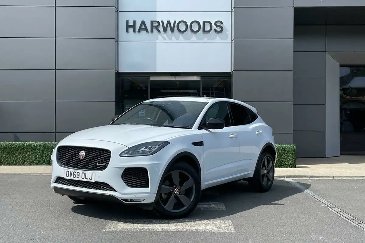 2019-jaguar-e-pace-20-i4d-chequered-flag-150ps-big-11