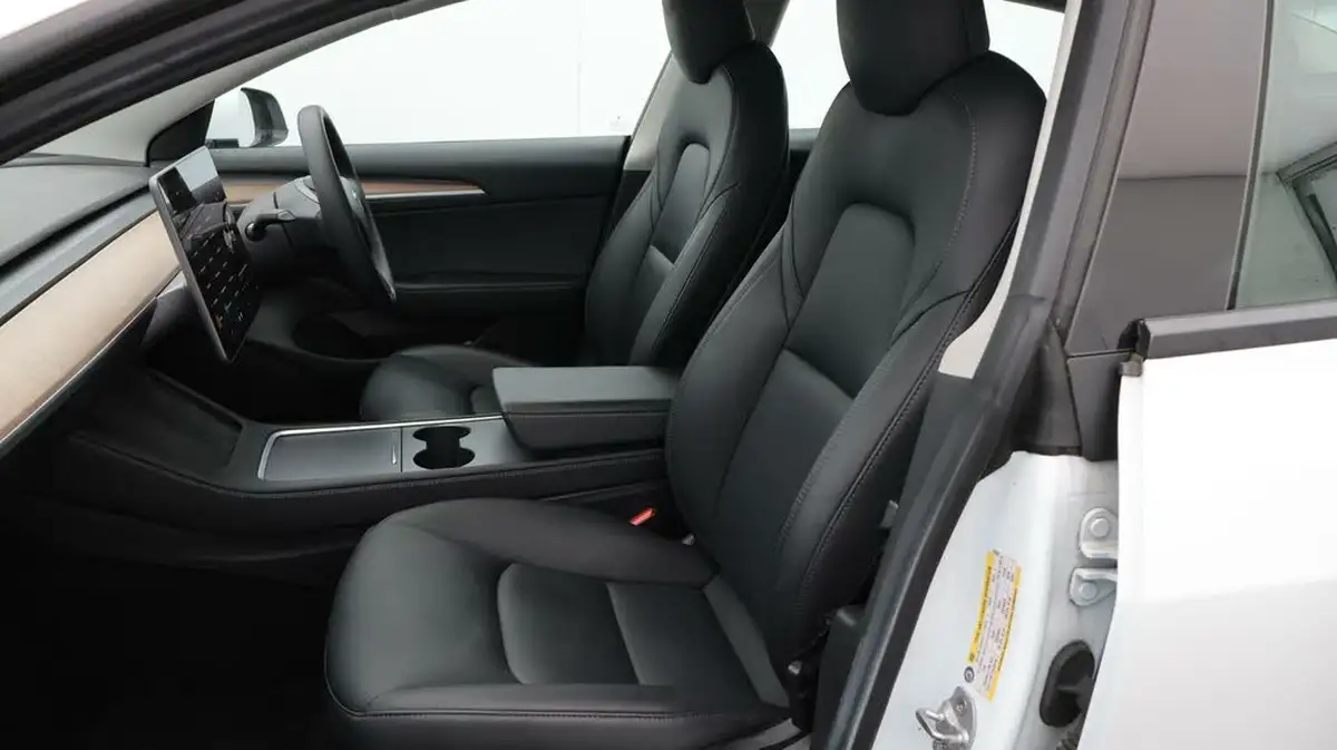 2021-tesla-model-3-e-long-range-awd-big-14