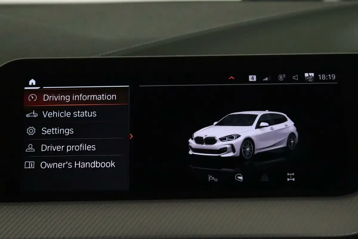 2020-bmw-1-series-20td-118d-m-sport-big-40