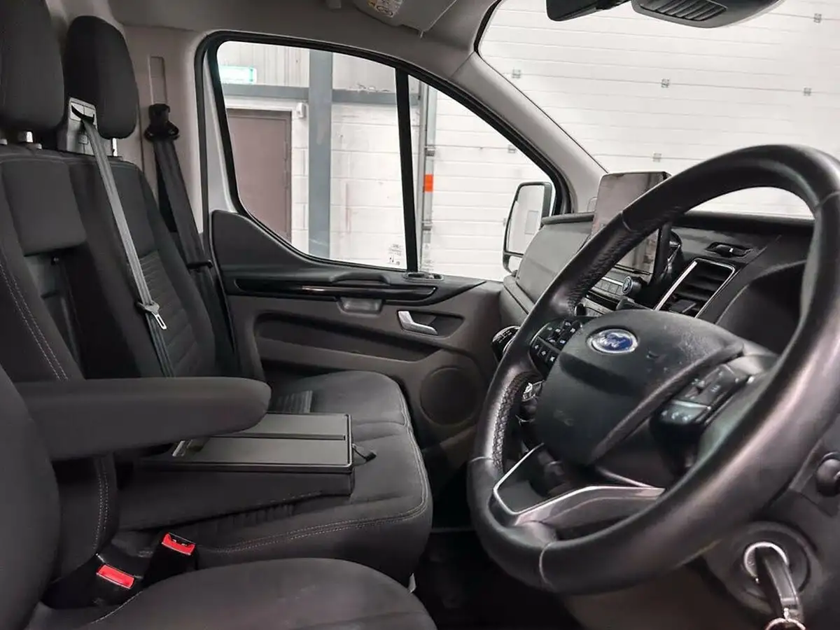 2023-ford-transit-custom-big-15