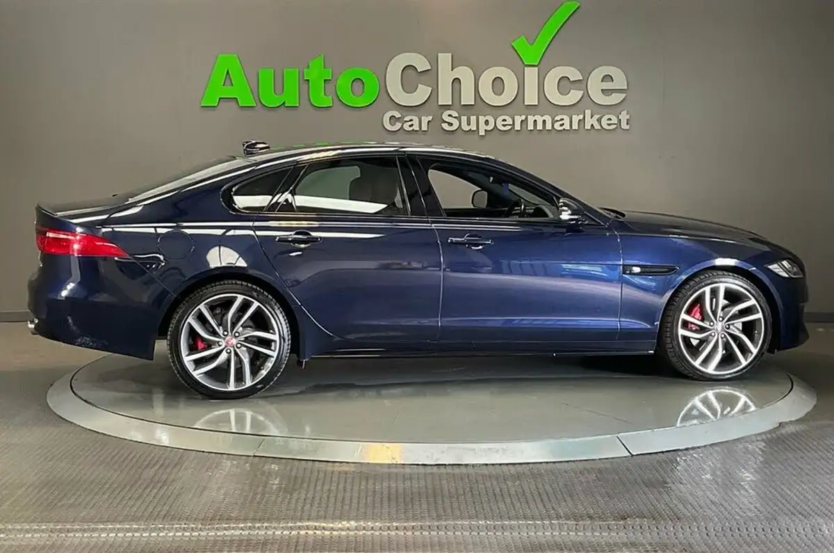 2017-jaguar-xf-30td-saloon-4d-big-17