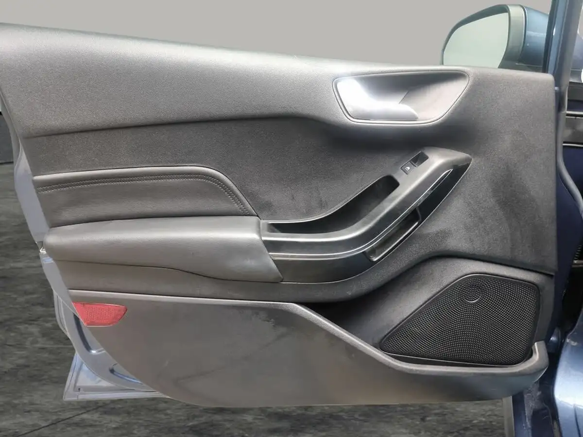 2022-ford-fiesta-10t-st-line-vignale-155ps-hybrid-mhev-5d-big-38