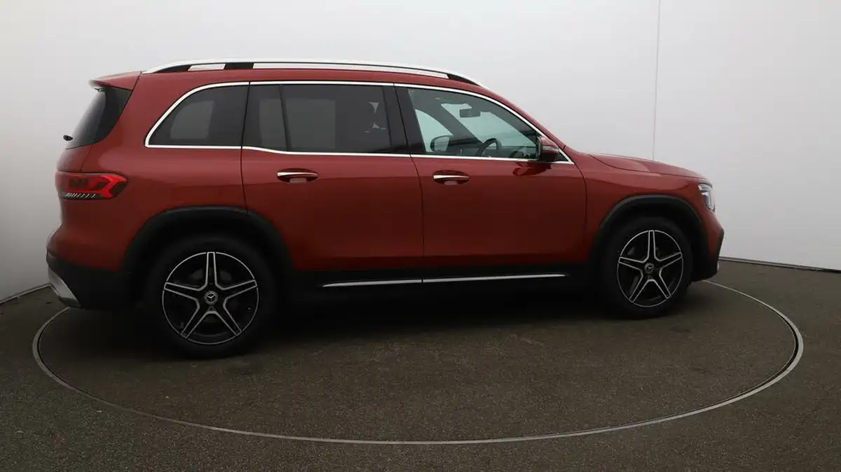 2022-mercedes-benz-glb-class-13-glb200-amg-line-premium-7g-tronic-big-52