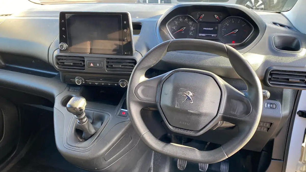 2021-peugeot-partner-15-bluehdi-1000-professional-premium-100pseu6d-big-3