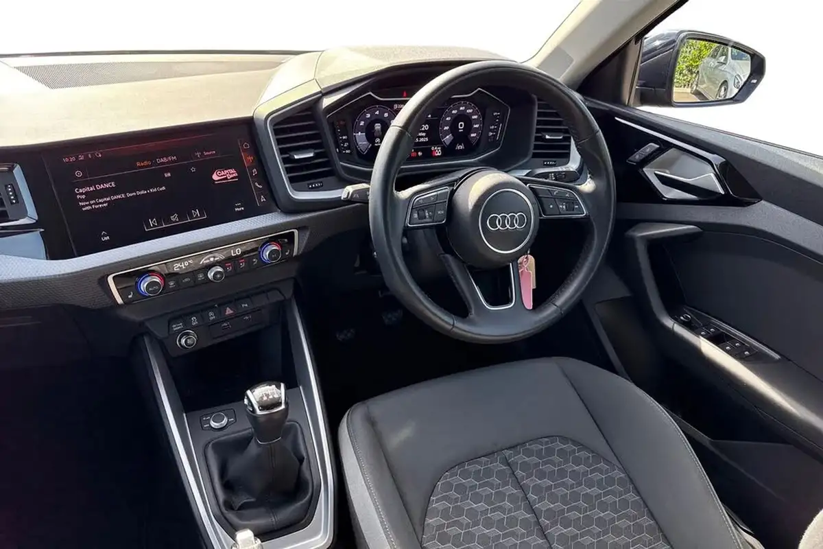 2019-audi-a1-10-30-tfsi-sport-big-17