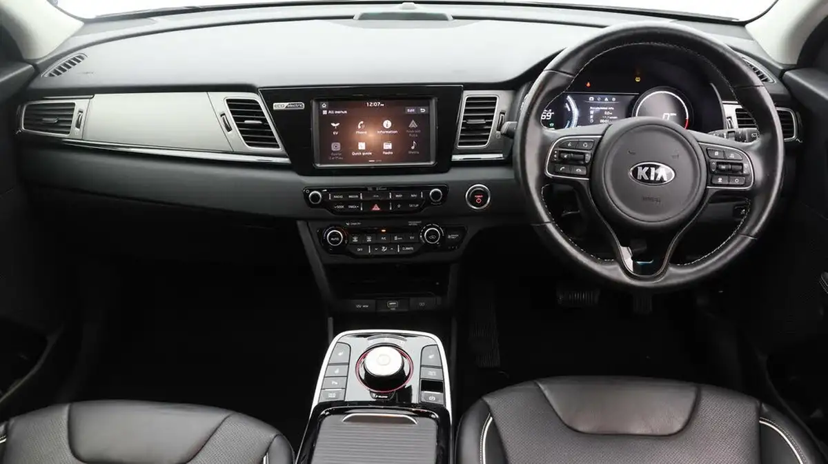 2020-kia-e-niro-ev-first-edition-big-12
