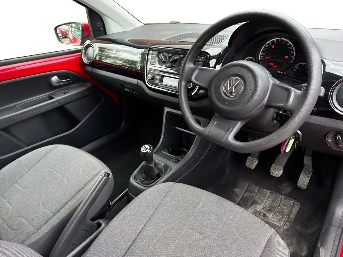 2013-volkswagen-up-10-move-up-bluemotion-tech-3d-big-9
