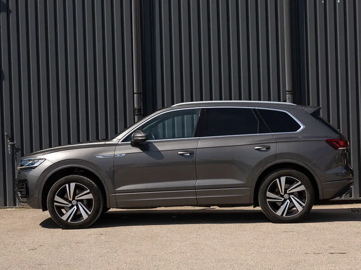 2019-volkswagen-touareg-30tdi-r-line-tech-286ps-big-3