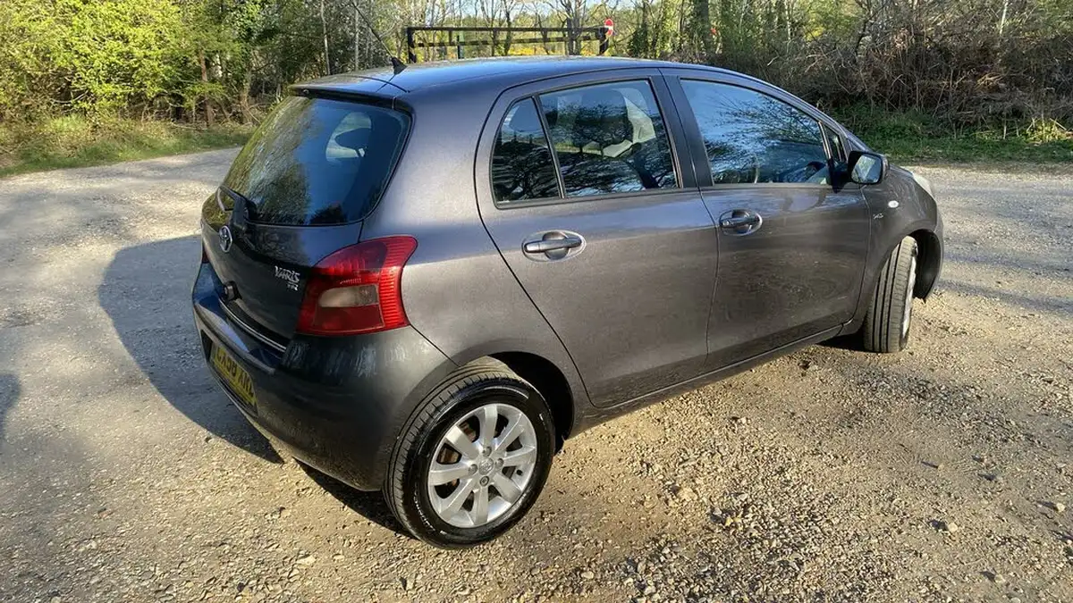 2008-toyota-yaris-14td-tr-d-4d-5d-mmt-big-12