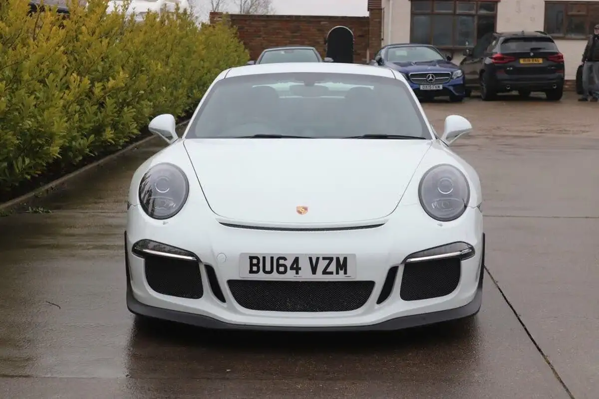 2014-porsche-911-38-gt3-big-15