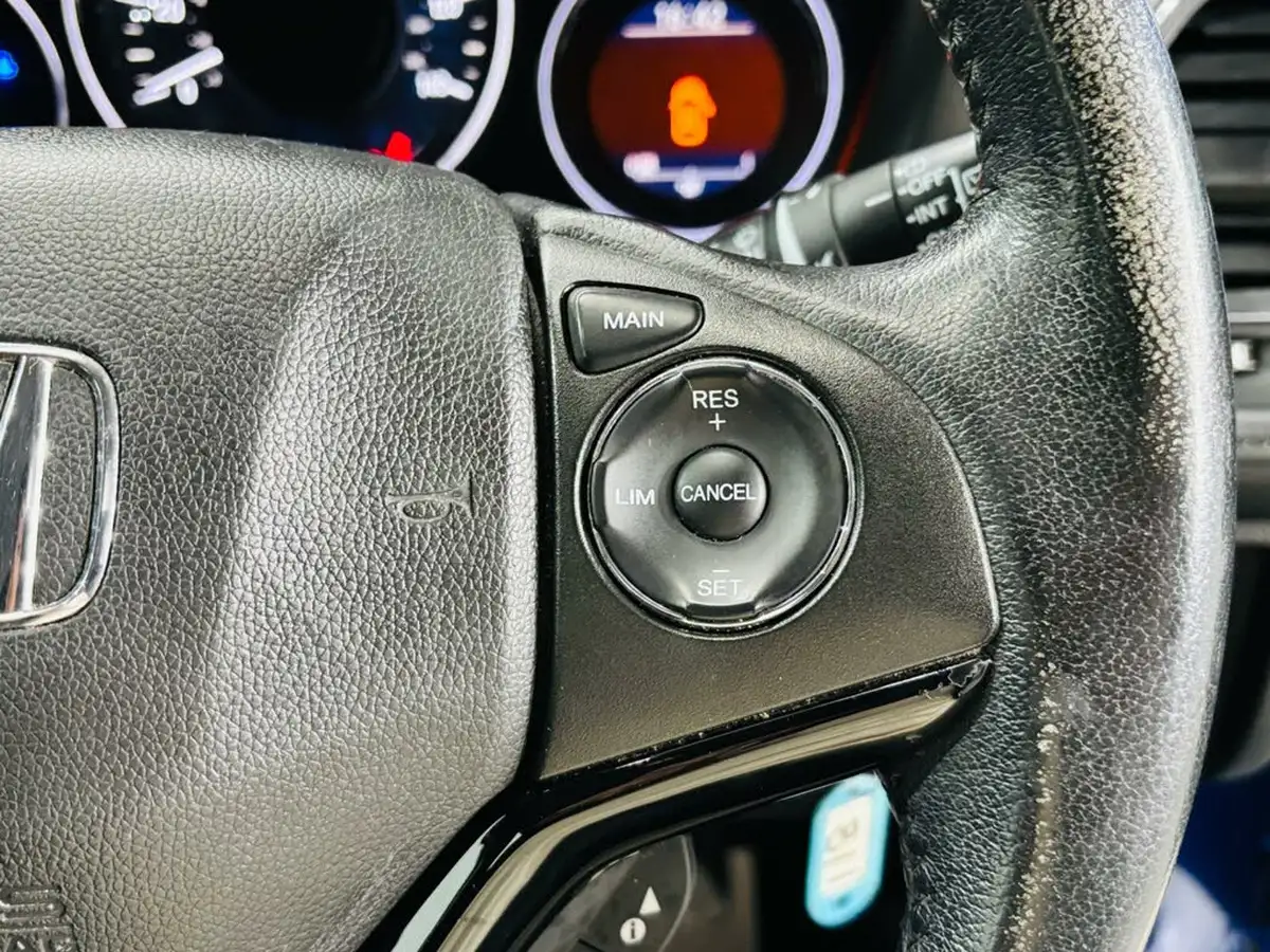 2016-honda-hr-v-16-i-dtec-se-navi-big-15