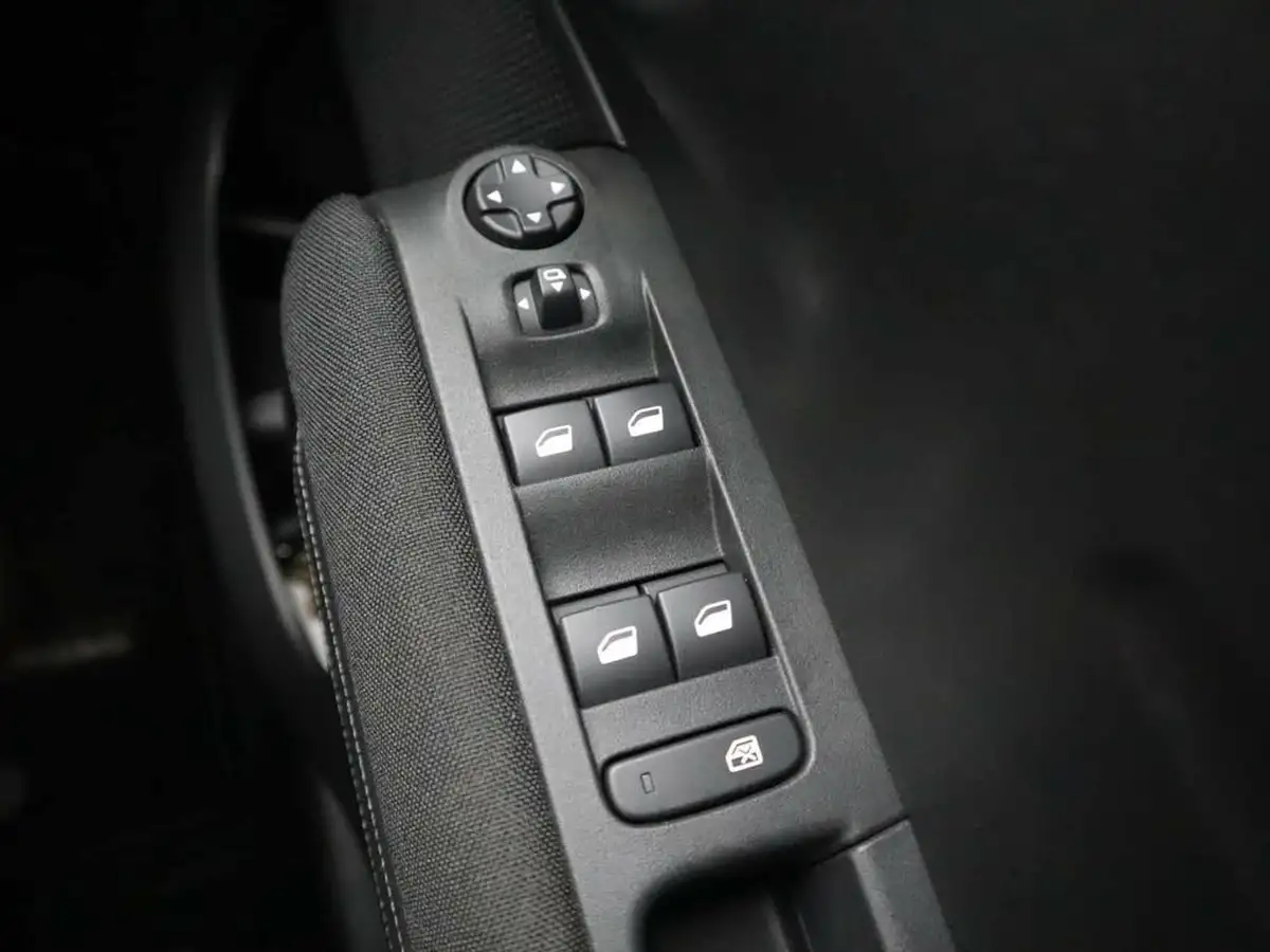 2022-citroen-c3-aircross-12-puretech-shine-plus-130ps-eat6-big-37