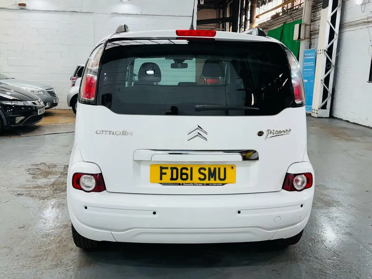2012-citroen-c3-picasso-16-exclusive-egs6-big-4