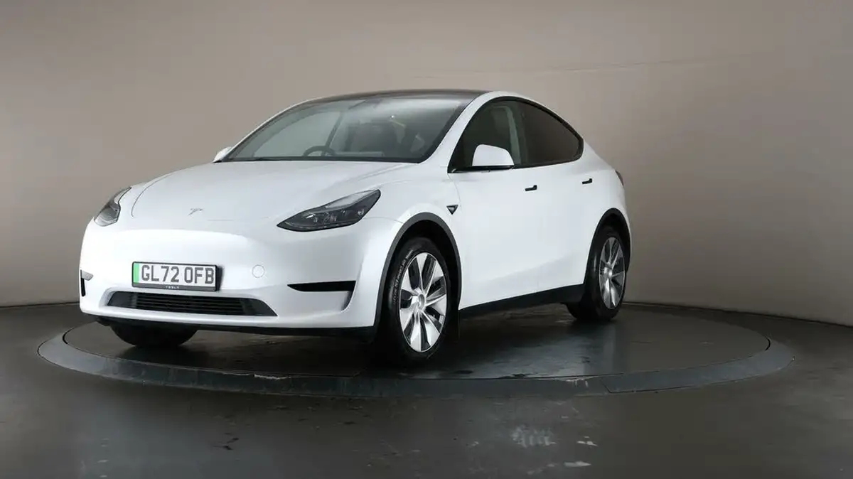 2022-tesla-model-y-e-rwd-big-43