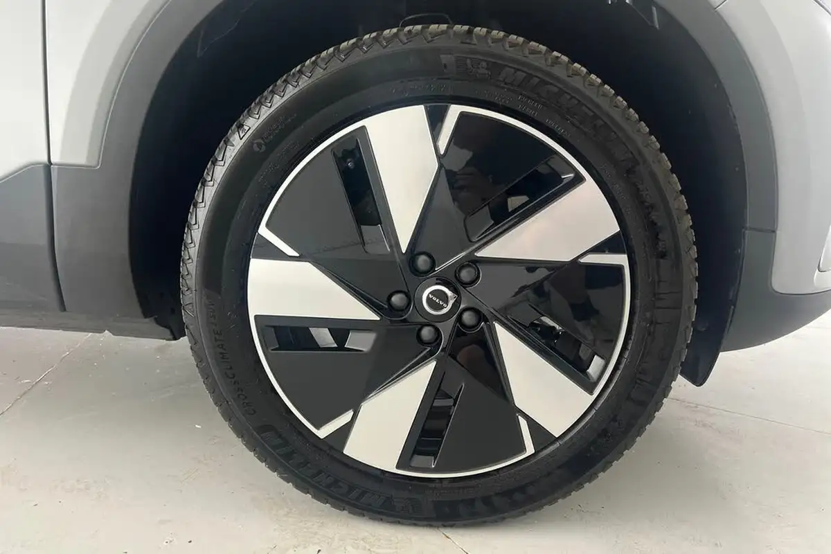 2023-volvo-xc40-e-recharge-core-235bhp-big-23
