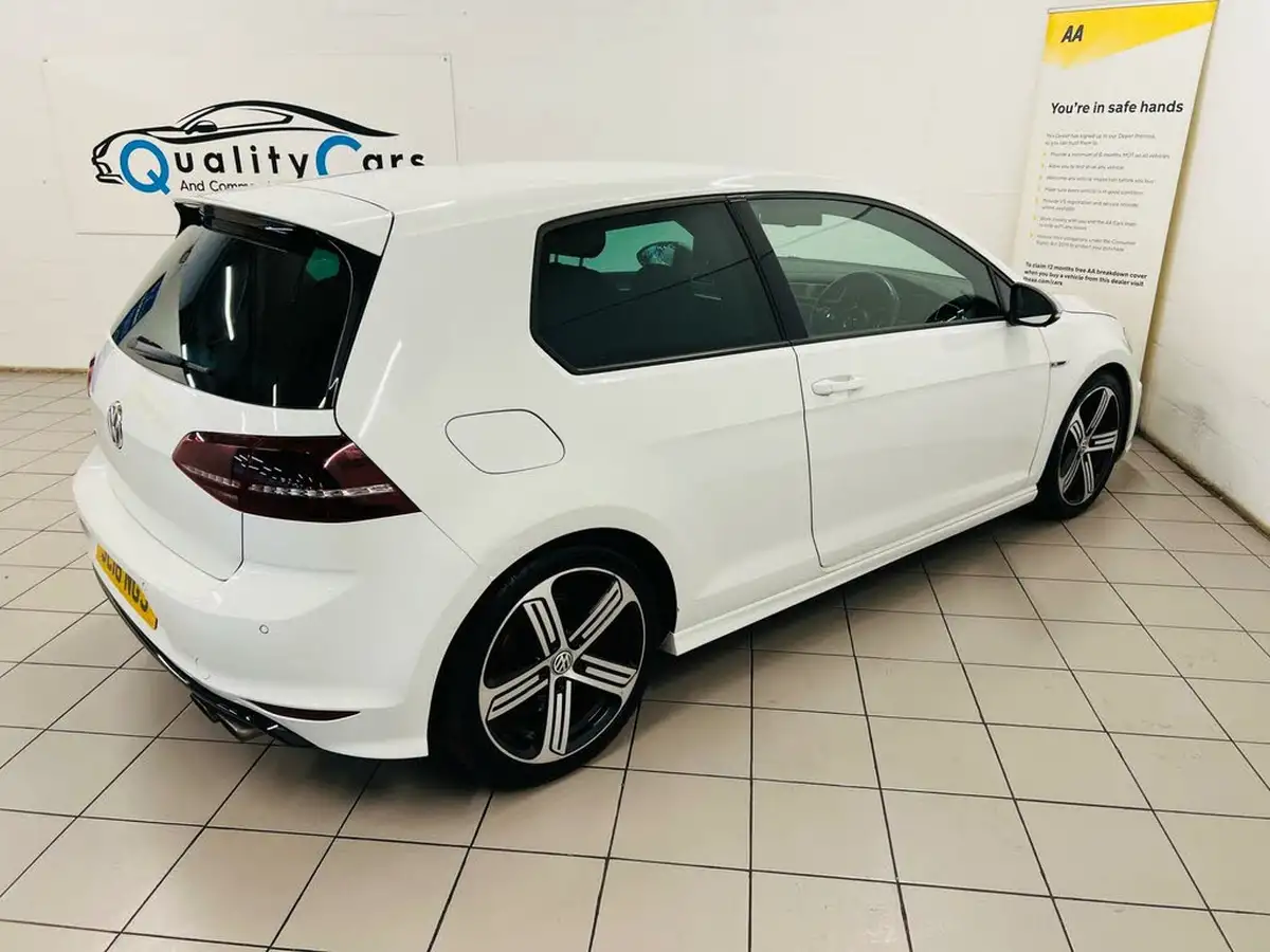 2016-volkswagen-golf-20-tsi-r-4motion-bmt-ss-hatchback-3d-dsg-big-7