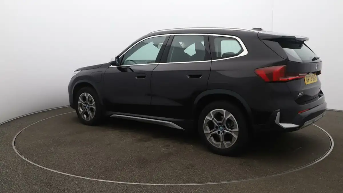 2023-bmw-x1-15-xdrive25e-xline-big-32